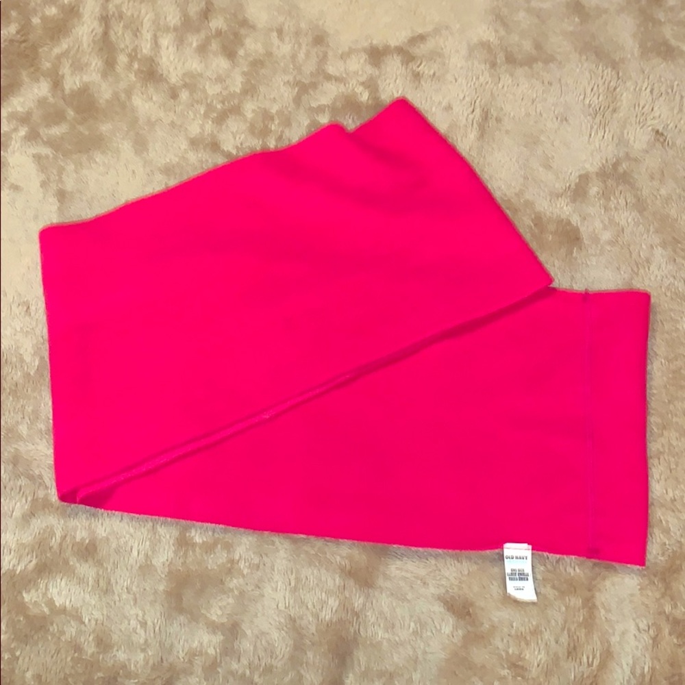 Old Navy hot pink fleece infinity scarf 💁🏼‍♀️